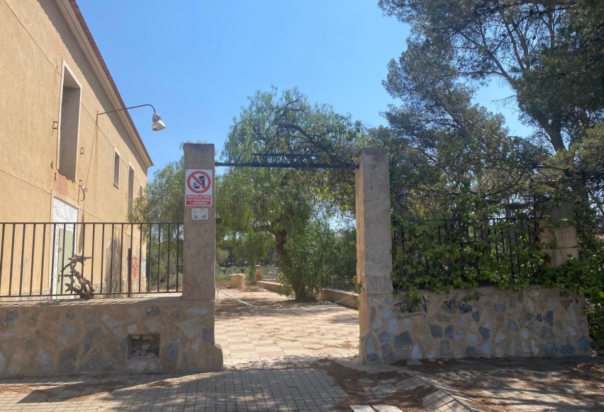 Resale - Villa - Elda - Las Trescientas - San Francisco