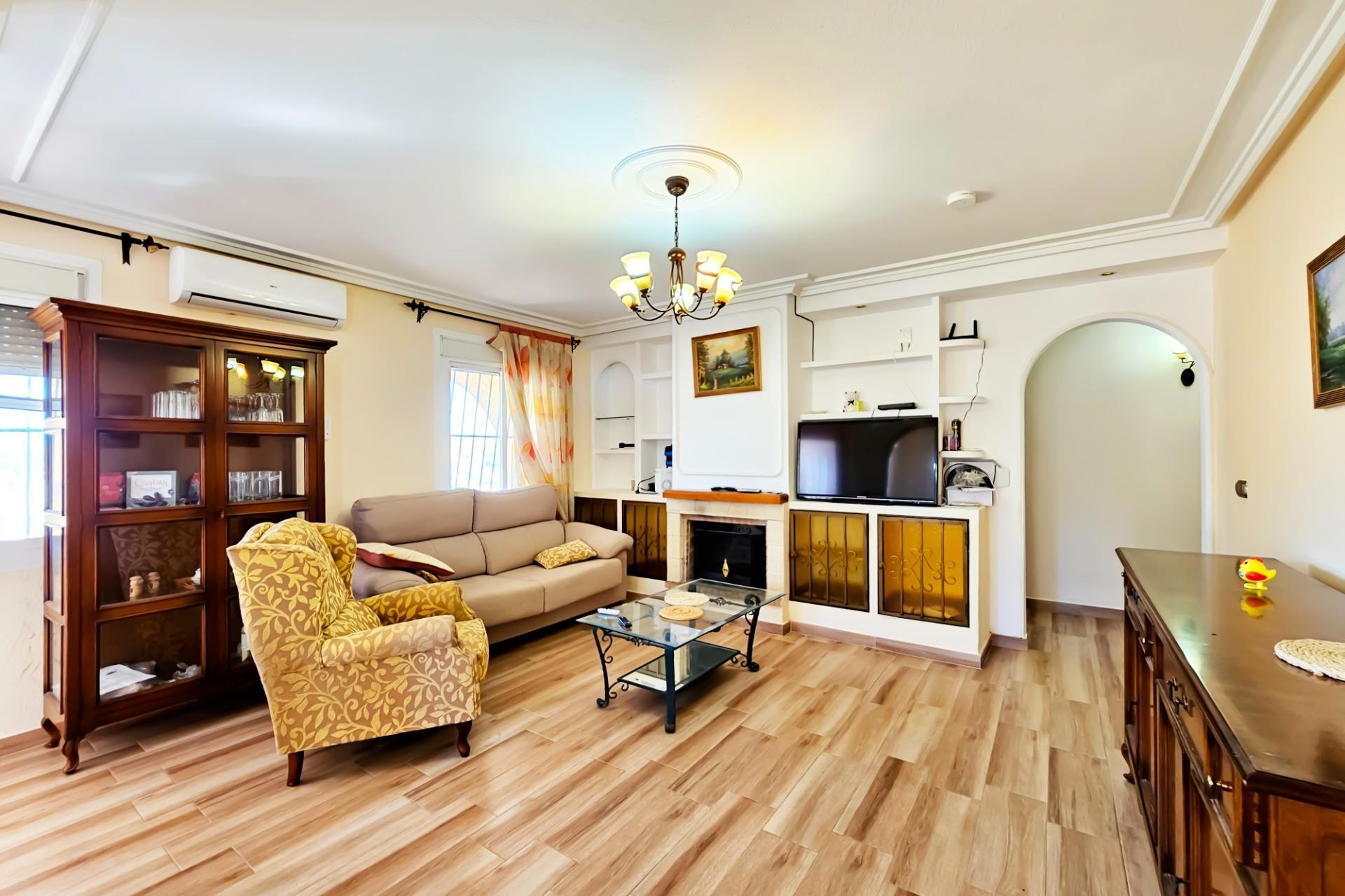 Resale - Villa - Gran alacant - Centro comercial monte y mar