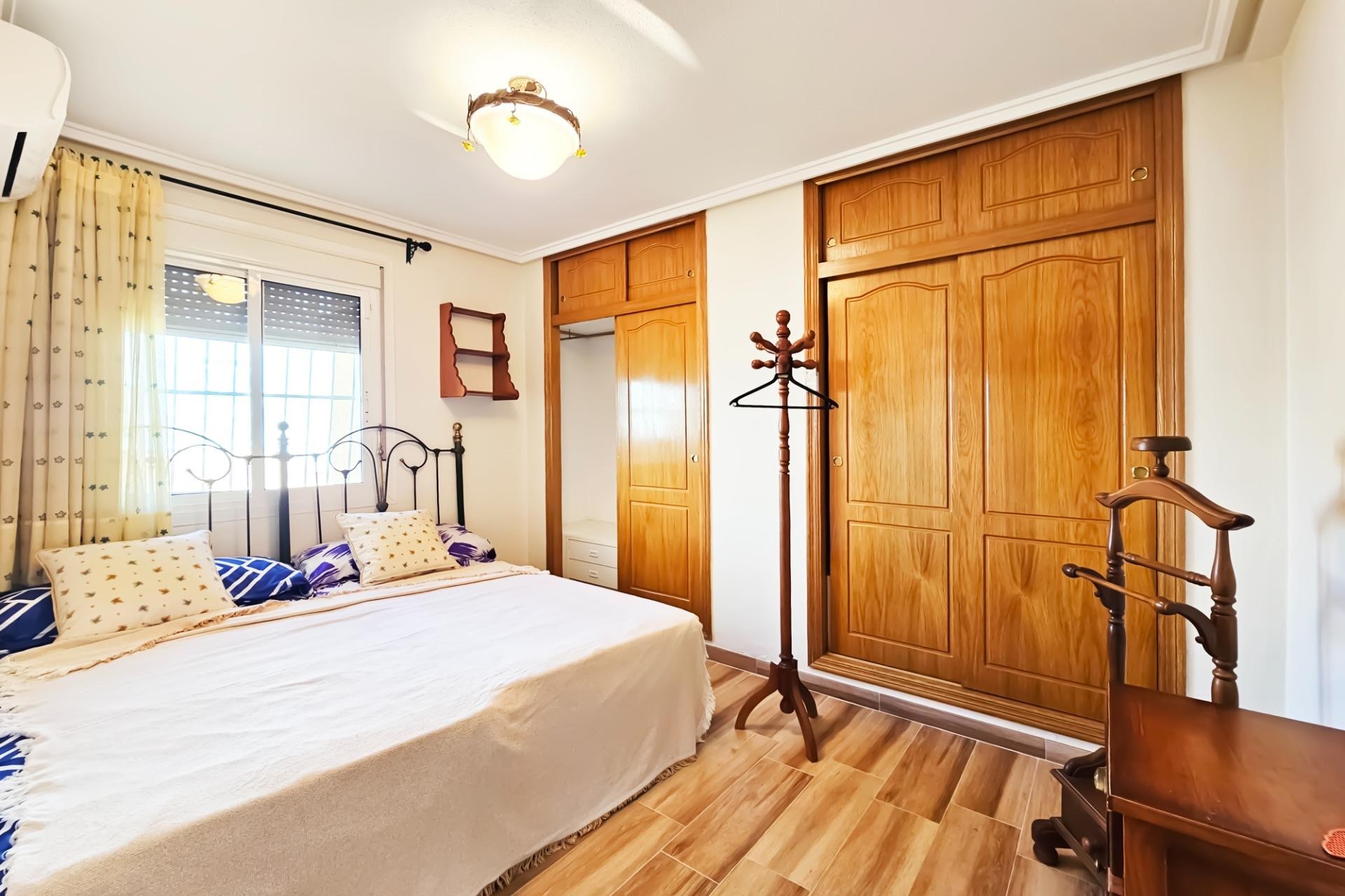 Resale - Villa - Gran alacant - Centro comercial monte y mar