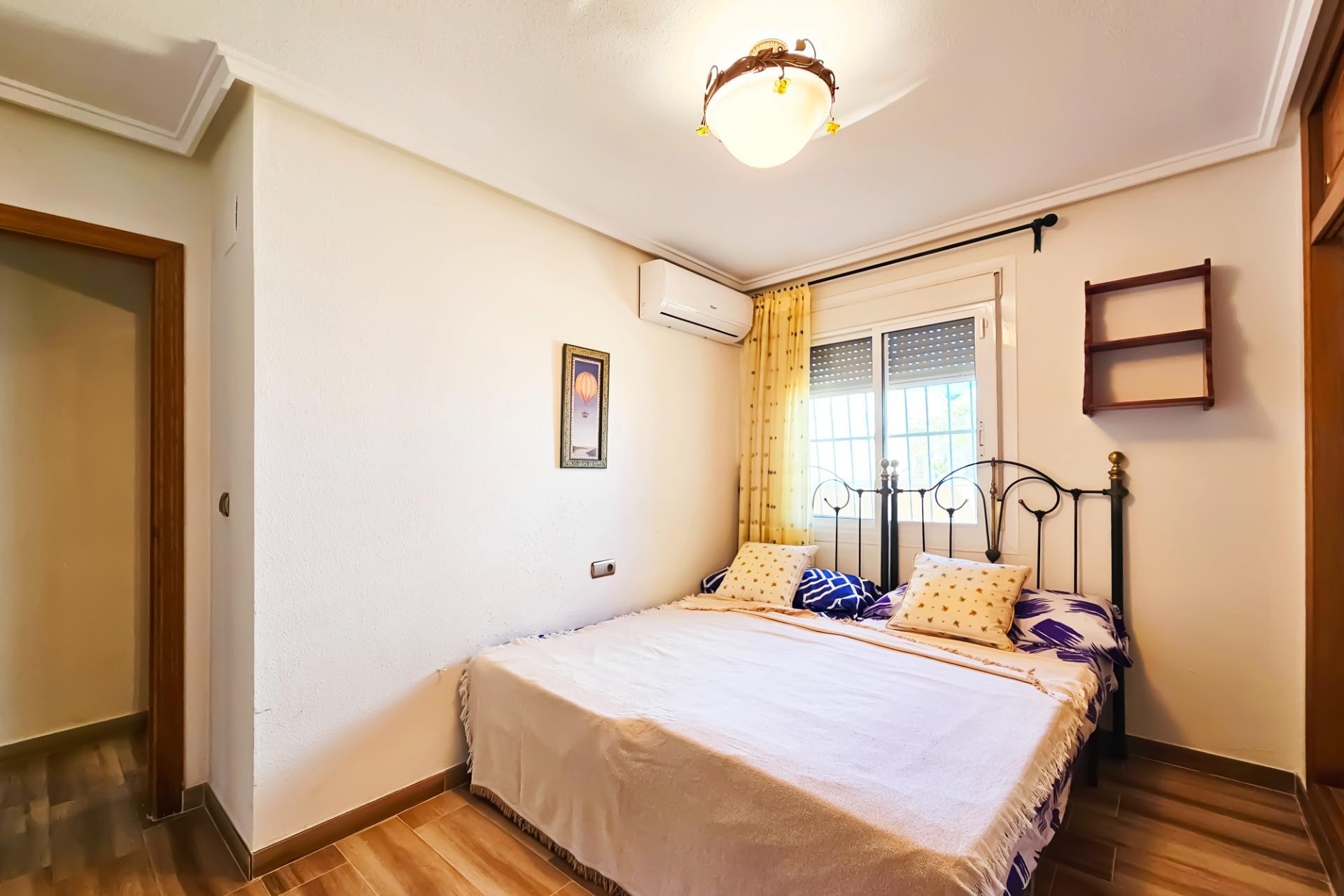 Resale - Villa - Gran alacant - Centro comercial monte y mar