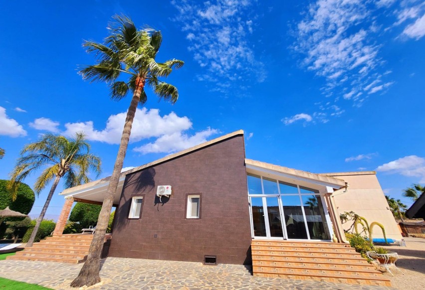 Resale - Villa - Jacarilla
