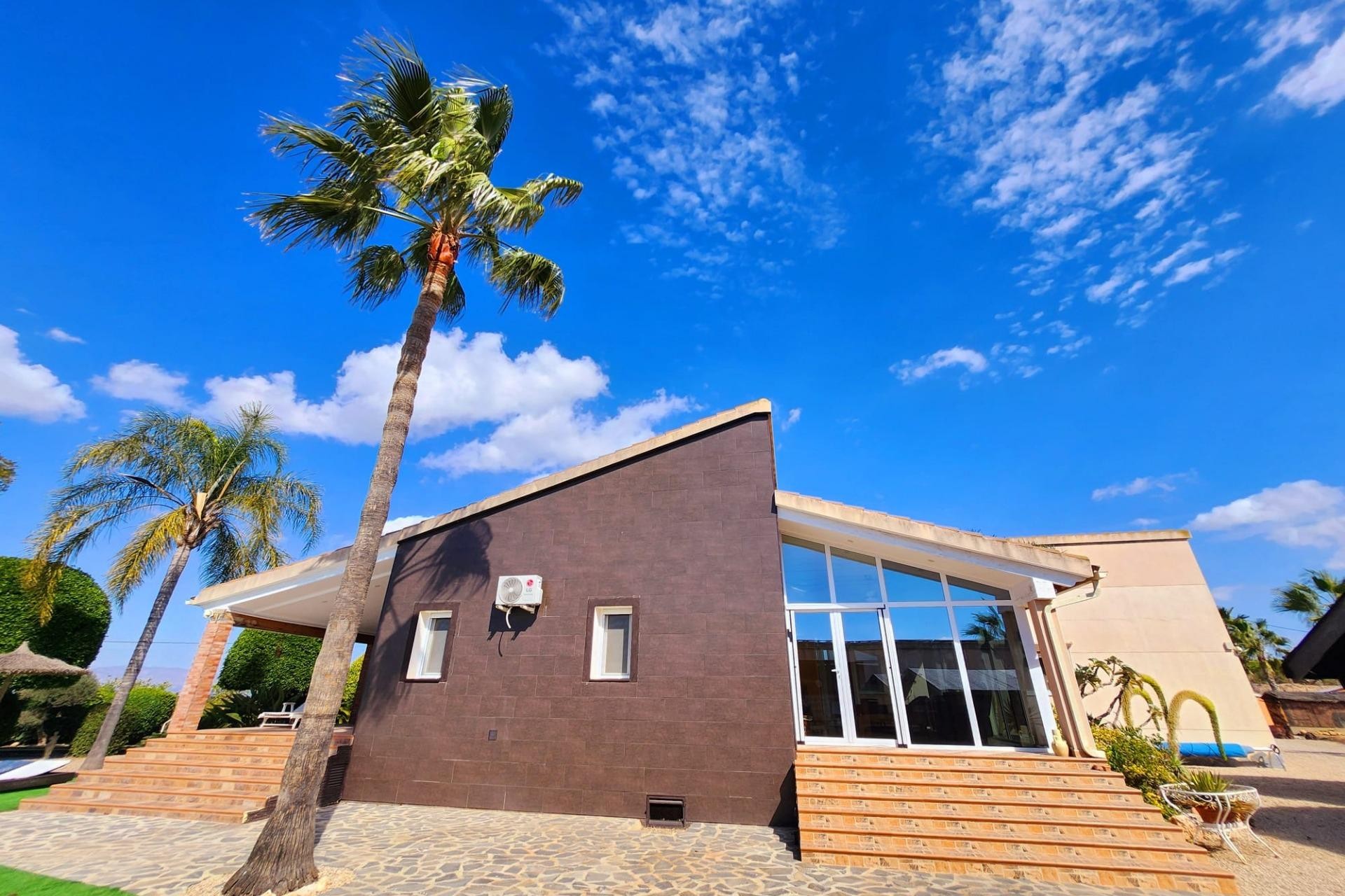 Resale - Villa - Jacarilla