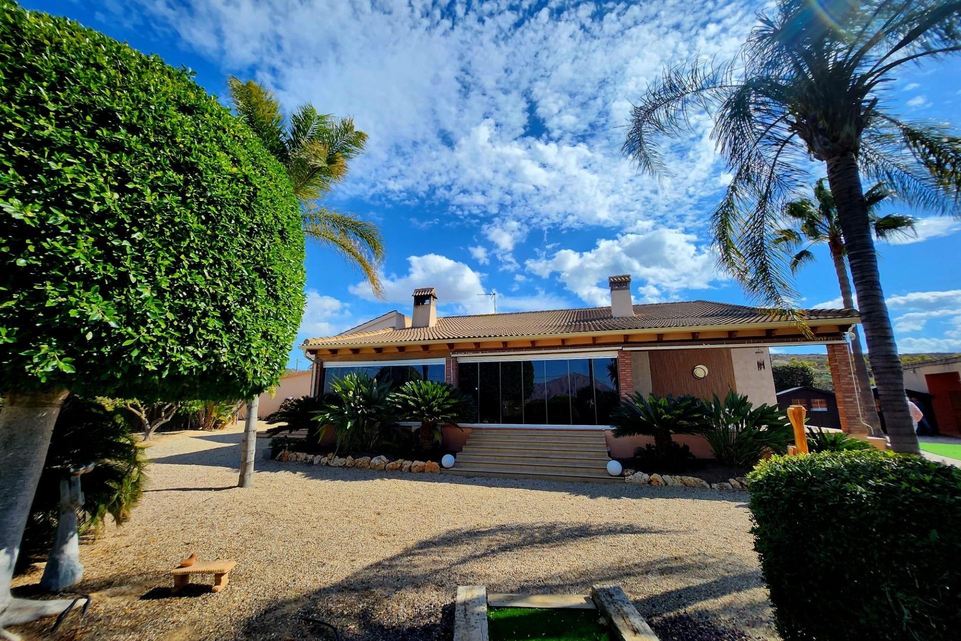 Resale - Villa - Jacarilla