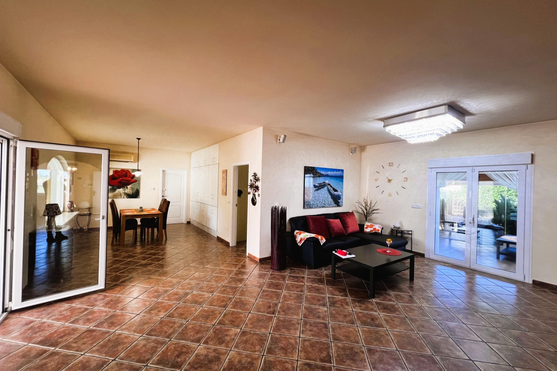 Resale - Villa - Jacarilla