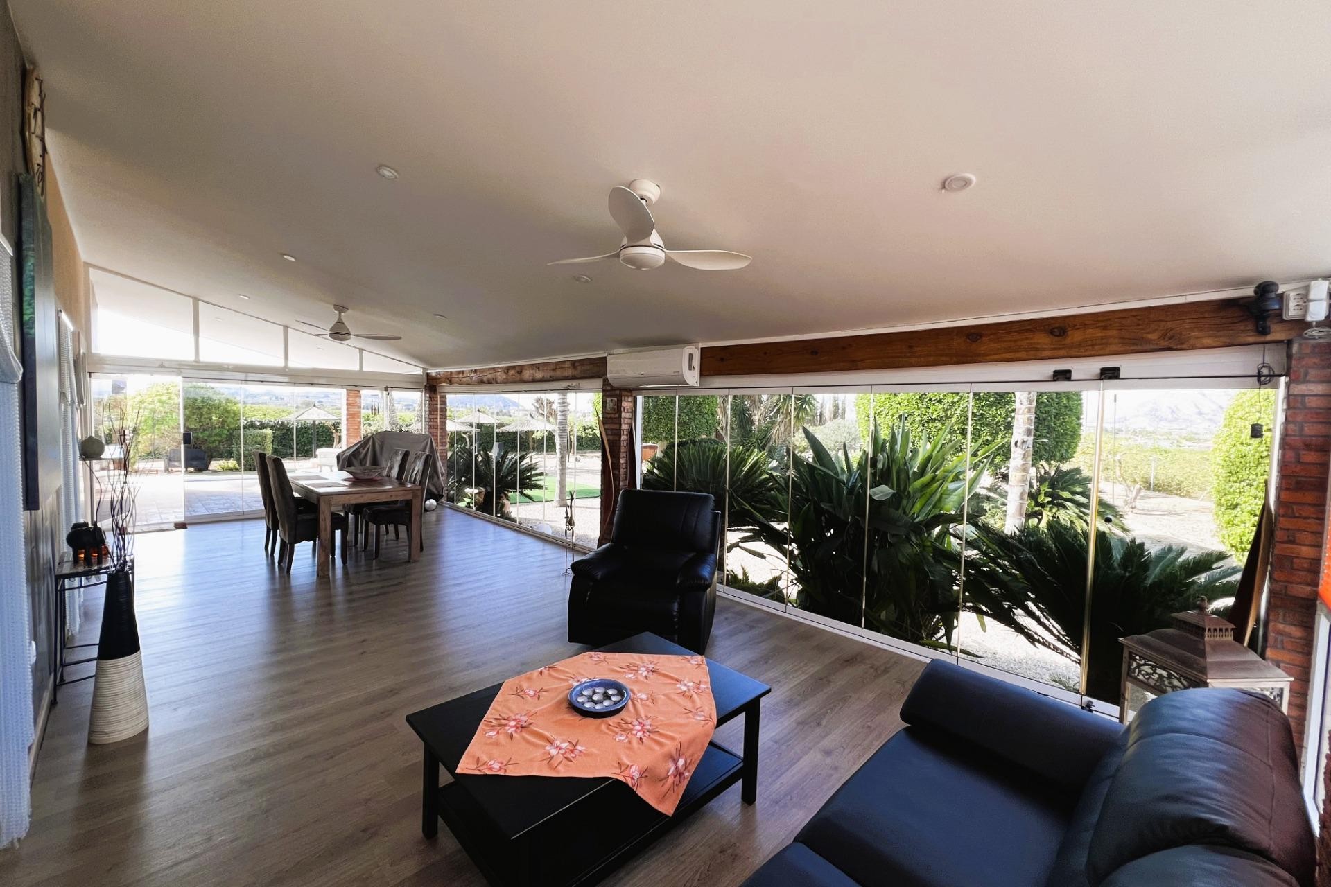 Resale - Villa - Jacarilla