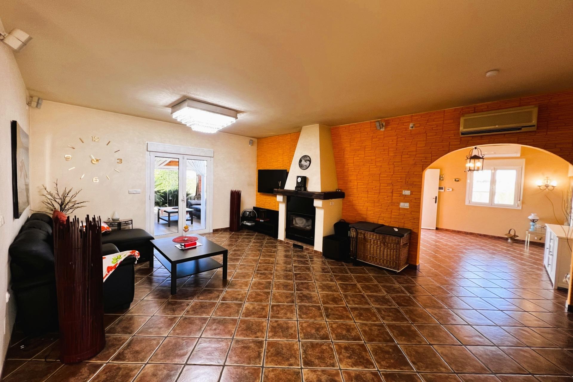 Resale - Villa - Jacarilla