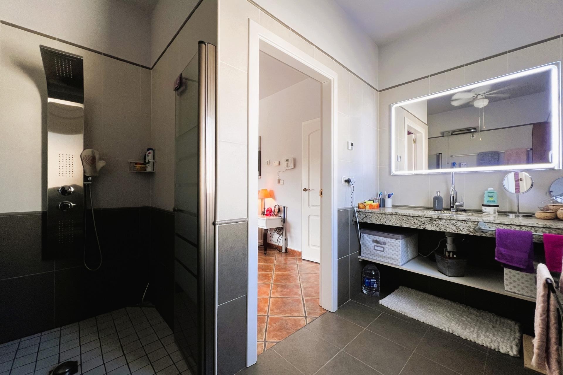 Resale - Villa - Jacarilla