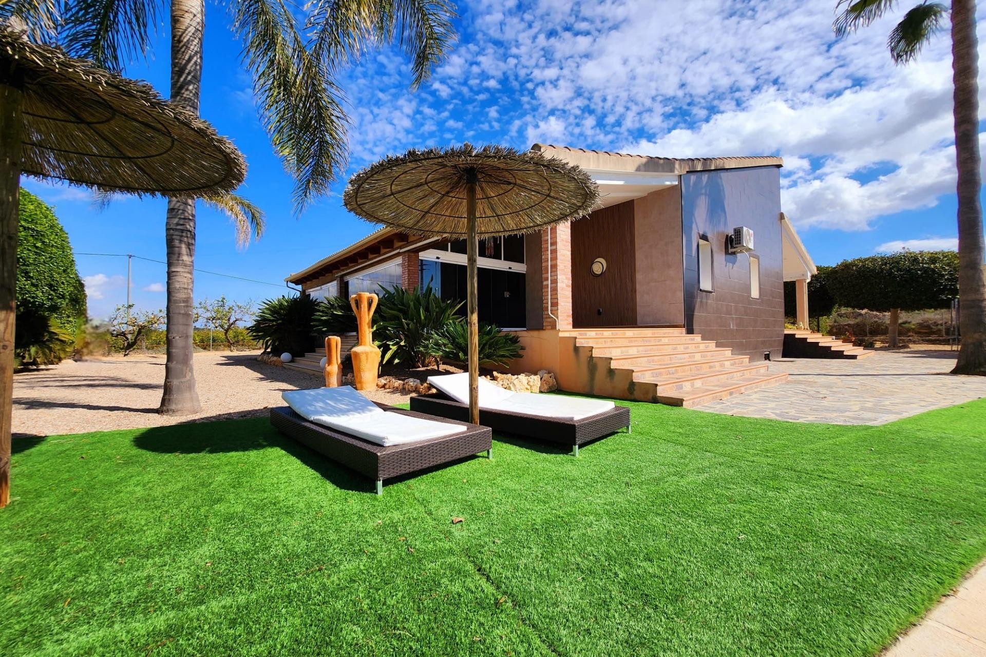 Resale - Villa - Jacarilla