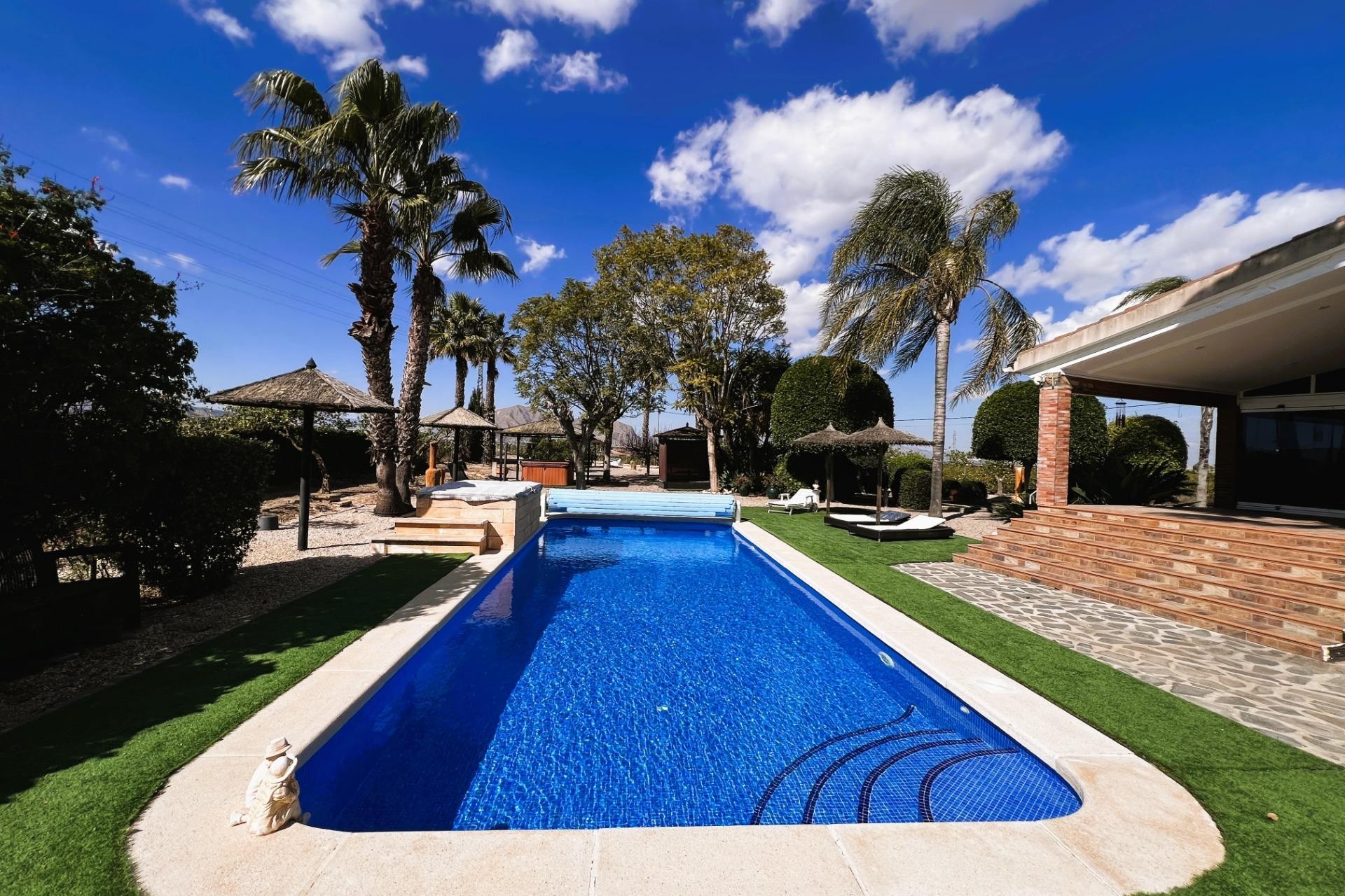 Resale - Villa - Jacarilla
