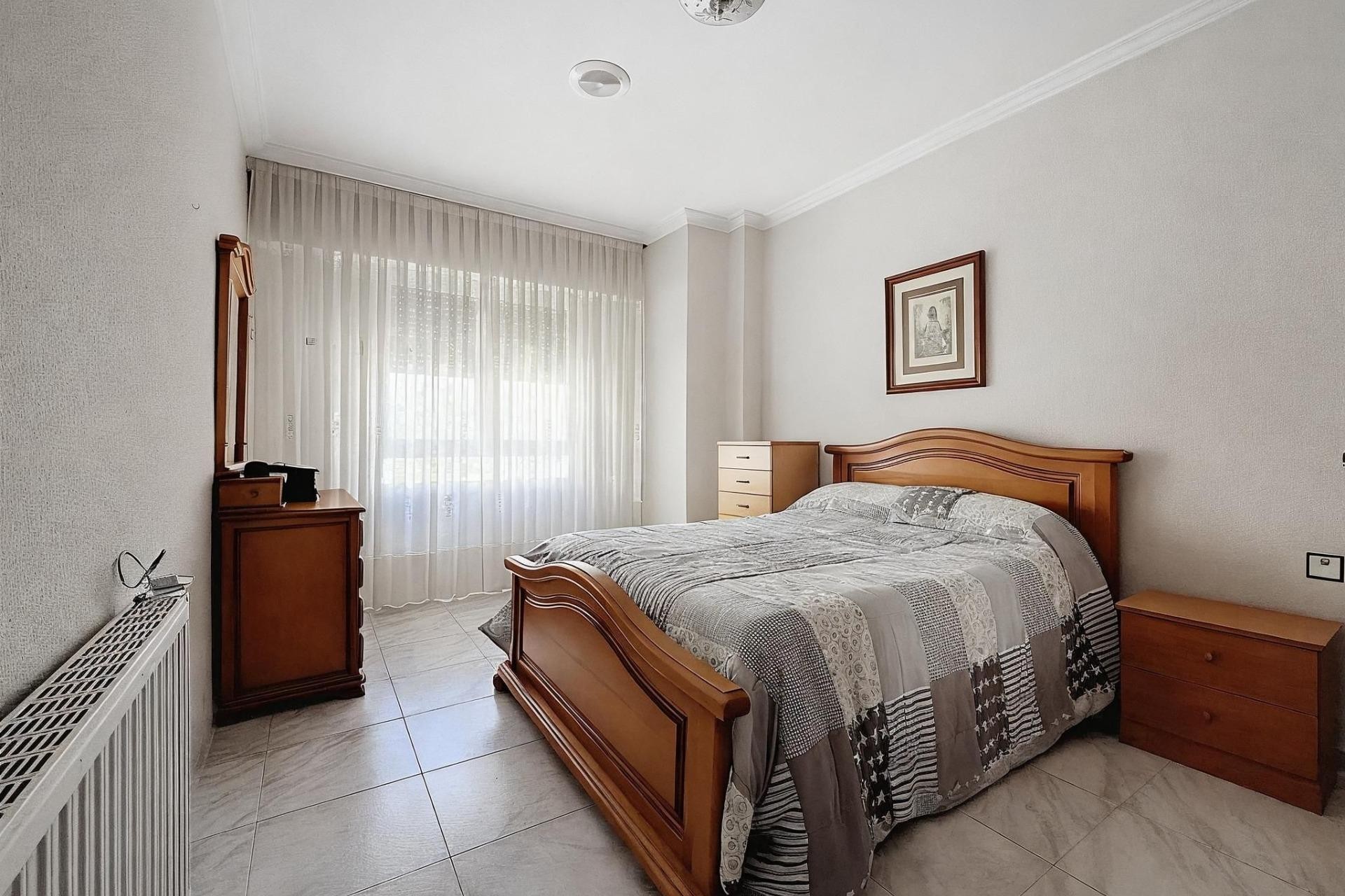 Resale - Villa - Onil - Avenida De La Paz