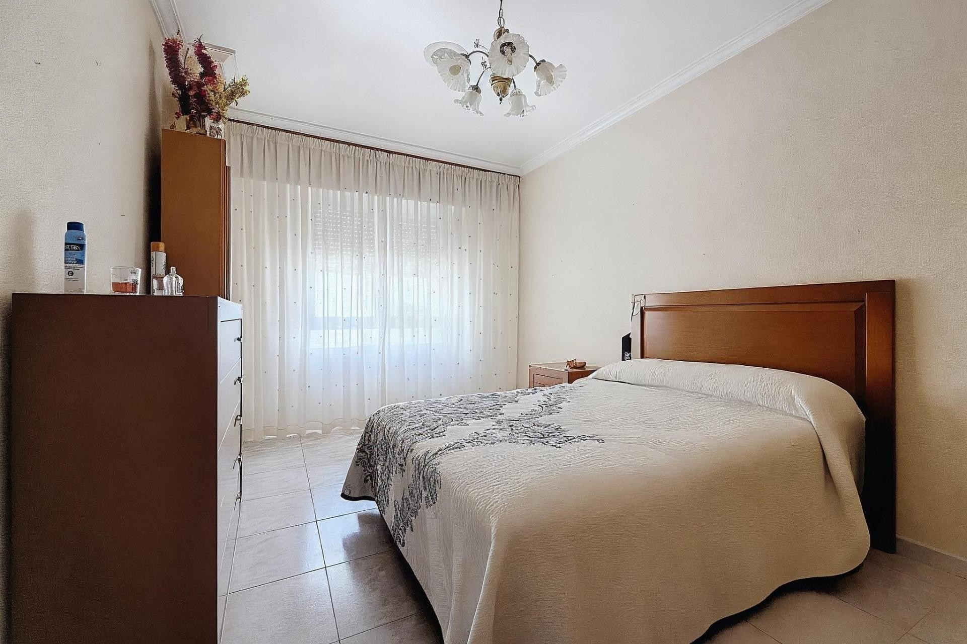 Resale - Villa - Onil - Avenida De La Paz