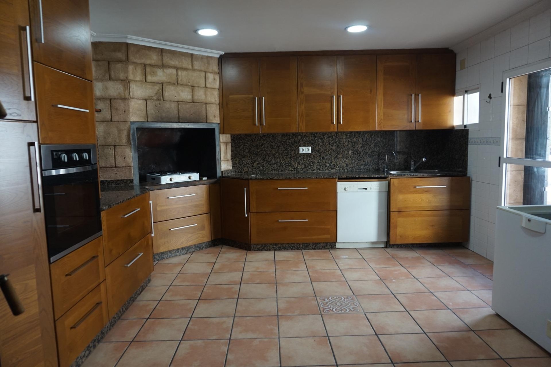 Resale - Villa - Perleta - Maitino-Perleta
