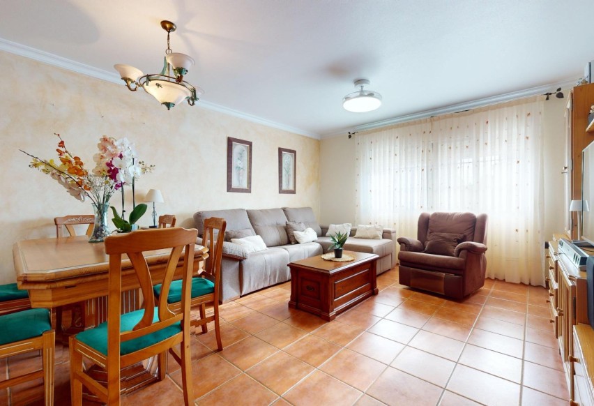Resale - Villa - Pilar de la Horadada - PILAR DE LA HORADADA