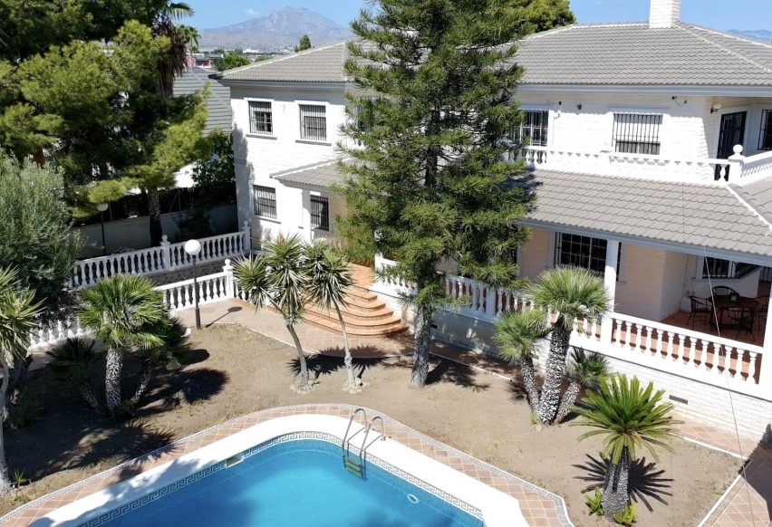 Resale - Villa - San Vicente del Raspeig - Los Girasoles