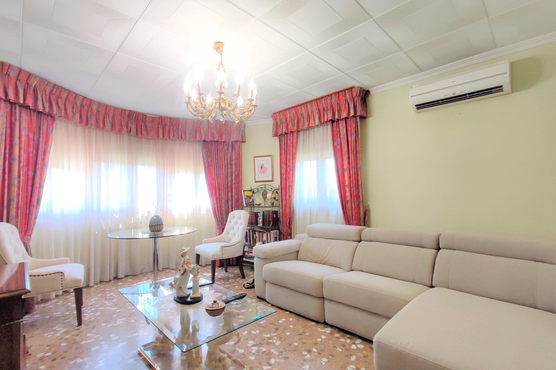 Resale - Villa - San Vicente del Raspeig - San vicente