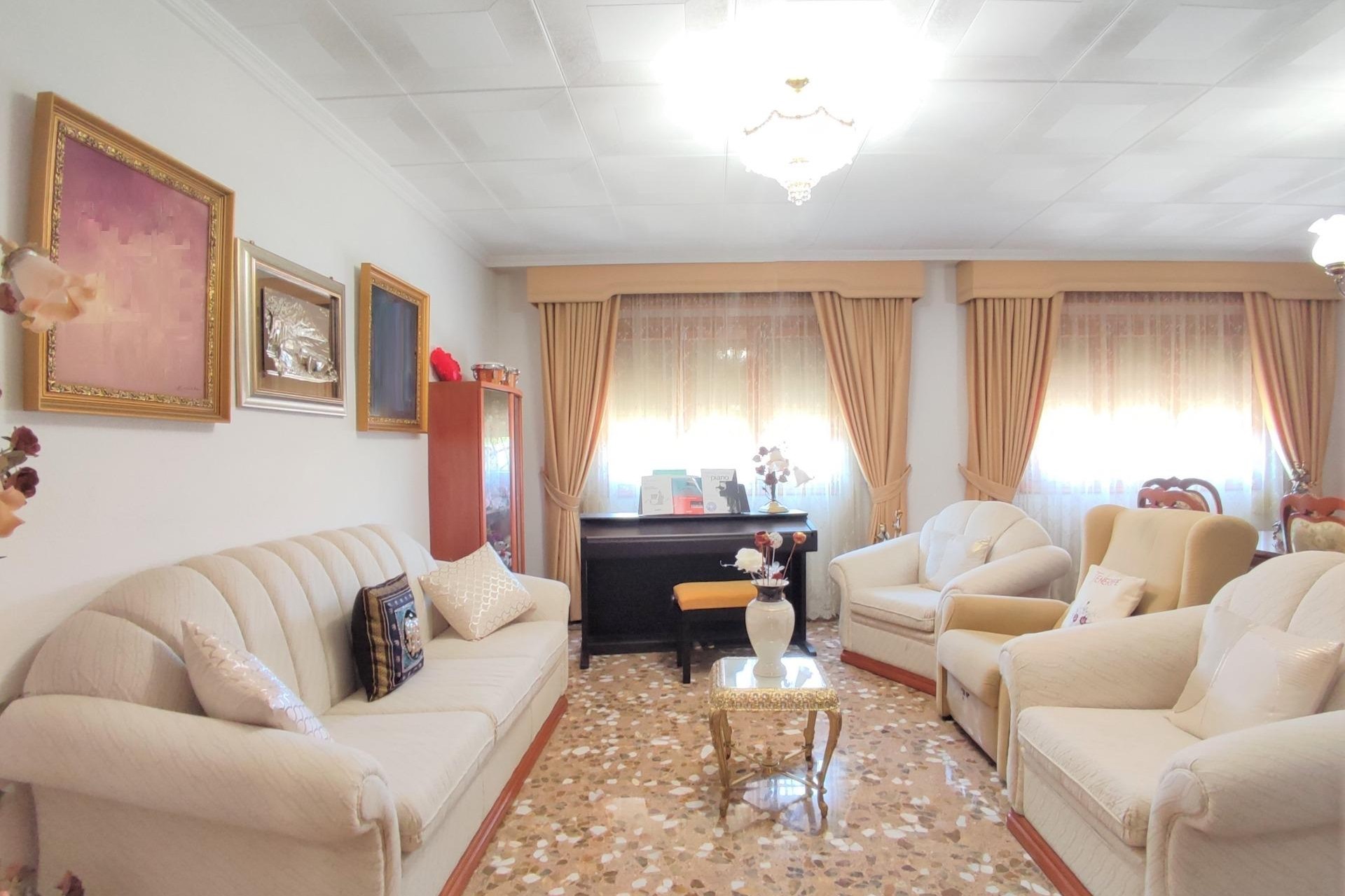 Resale - Villa - San Vicente del Raspeig - San vicente