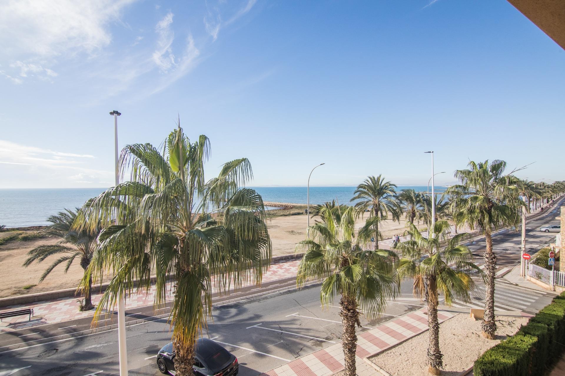 Resale - Villa - Santa Pola - Santiago bernabeu
