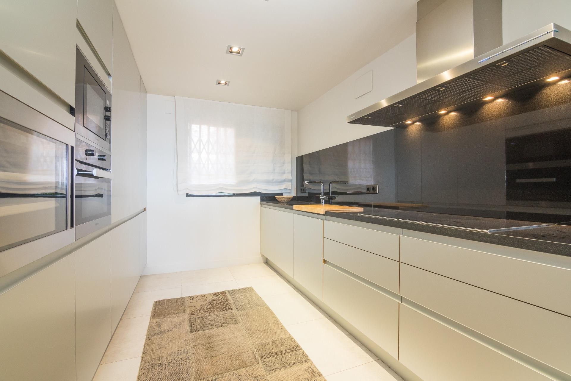 Resale - Villa - Santa Pola - Santiago bernabeu