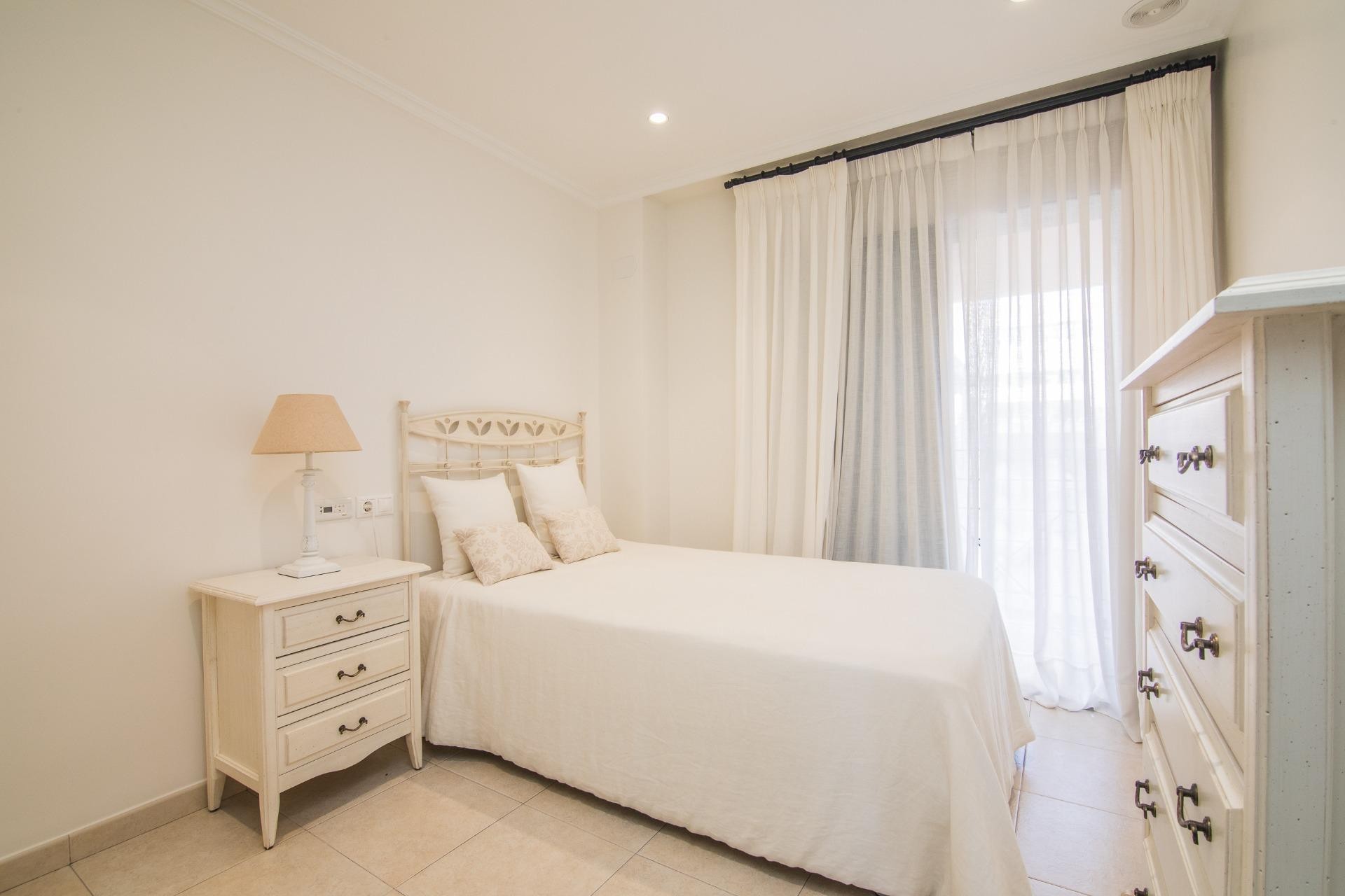 Resale - Villa - Santa Pola - Santiago bernabeu
