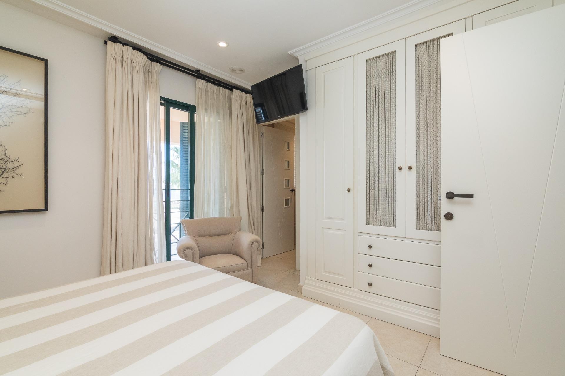 Resale - Villa - Santa Pola - Santiago bernabeu