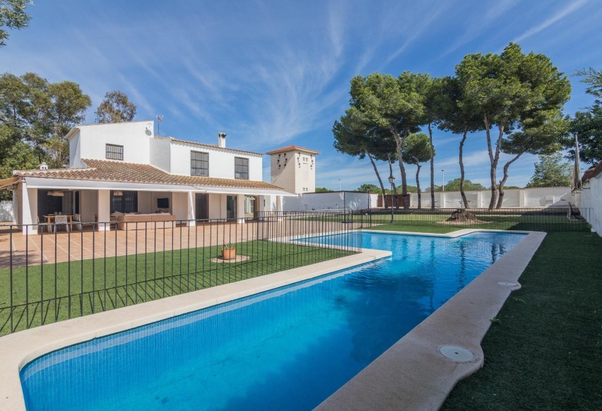 Resale - Villa - Santa Pola - Zona norte