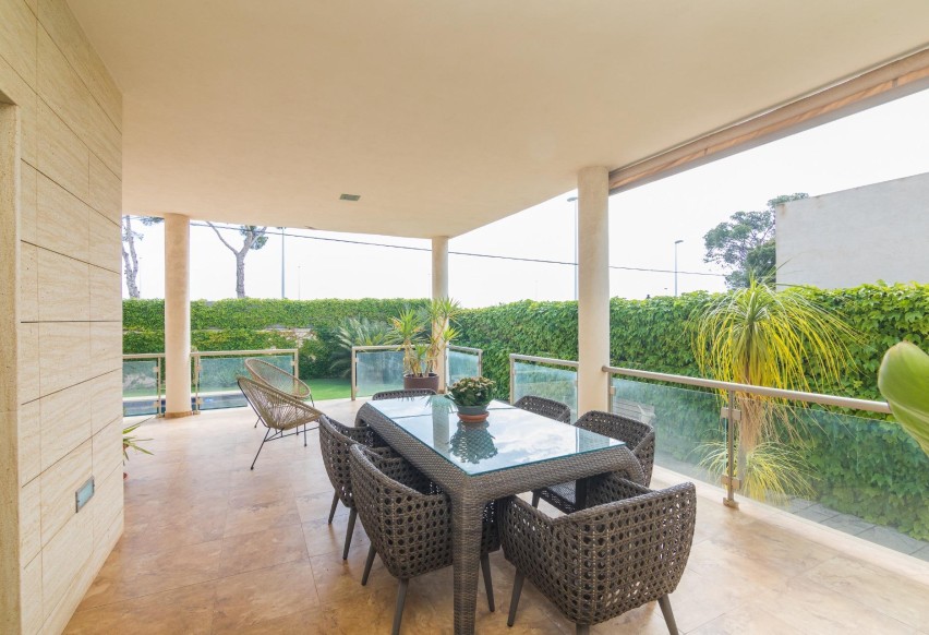 Resale - Villa - Torrellano - Centro