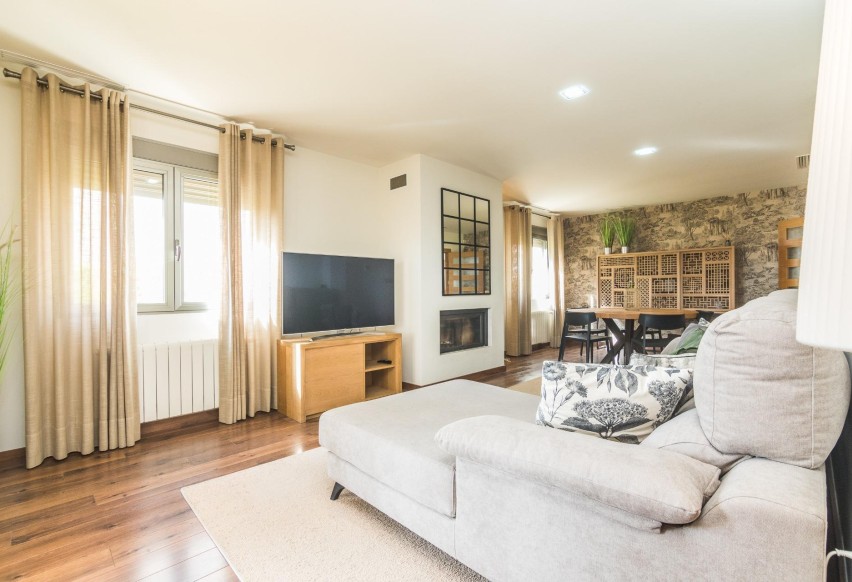 Resale - Villa - Torrellano - Centro