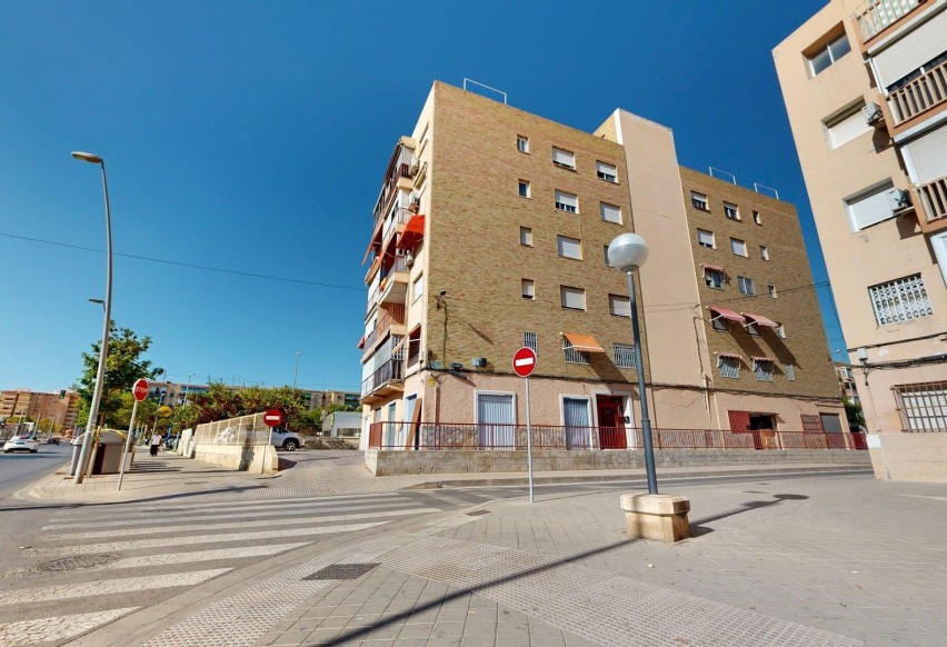 Reventa - Apartamento / piso - Alicante - Altozano