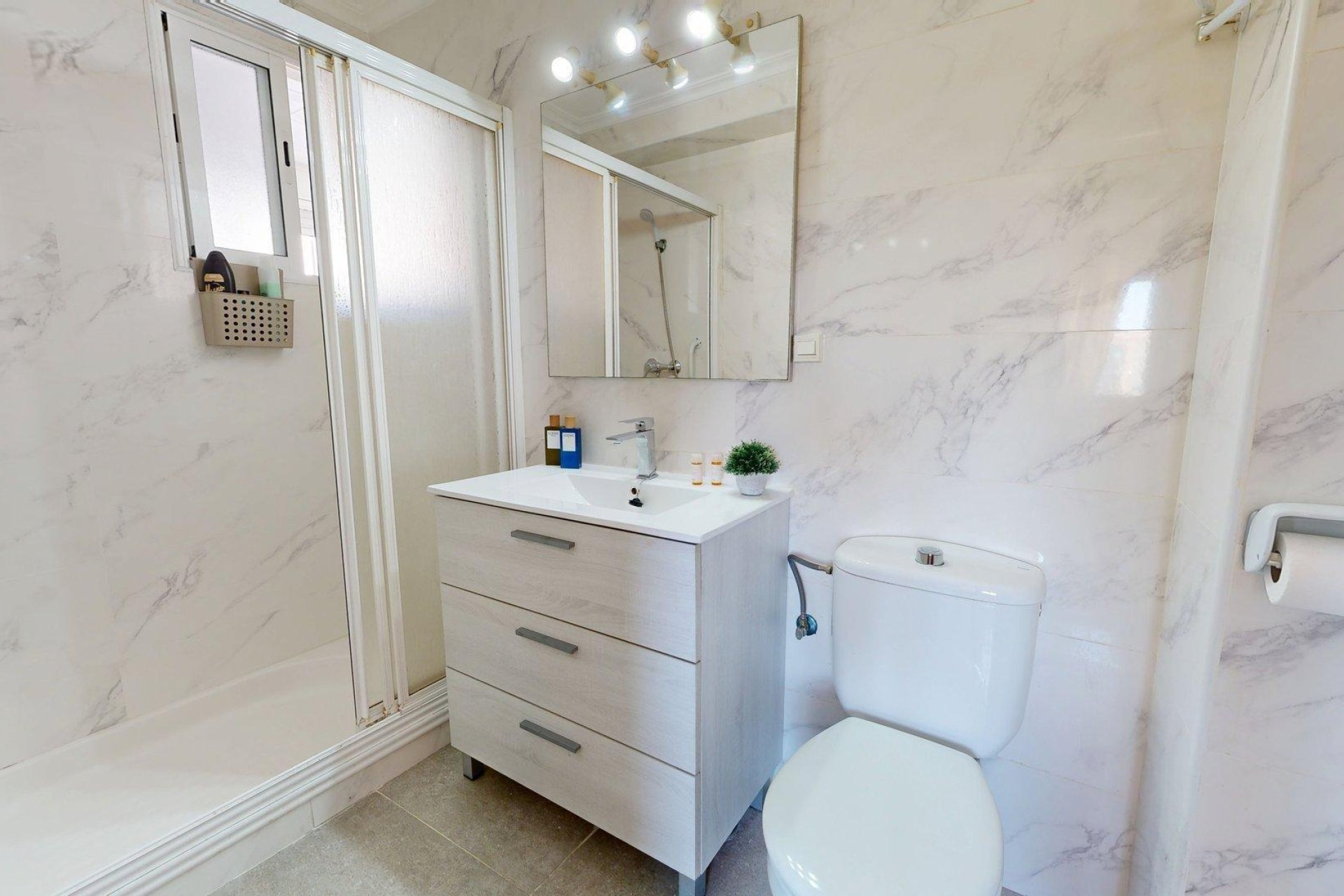 Reventa - Apartamento / piso - Alicante - Altozano