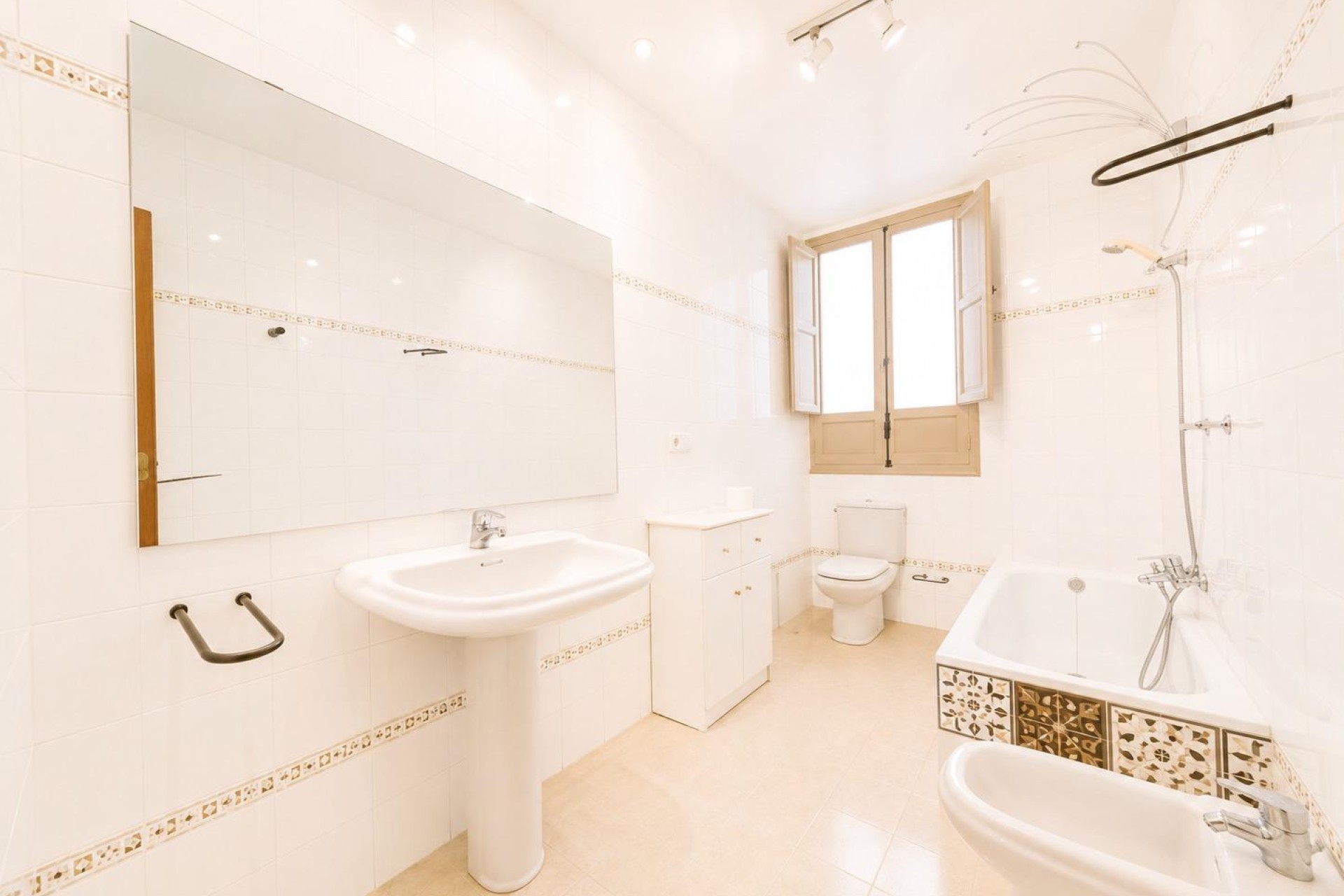 Reventa - Apartamento / piso - Alicante - Mercado