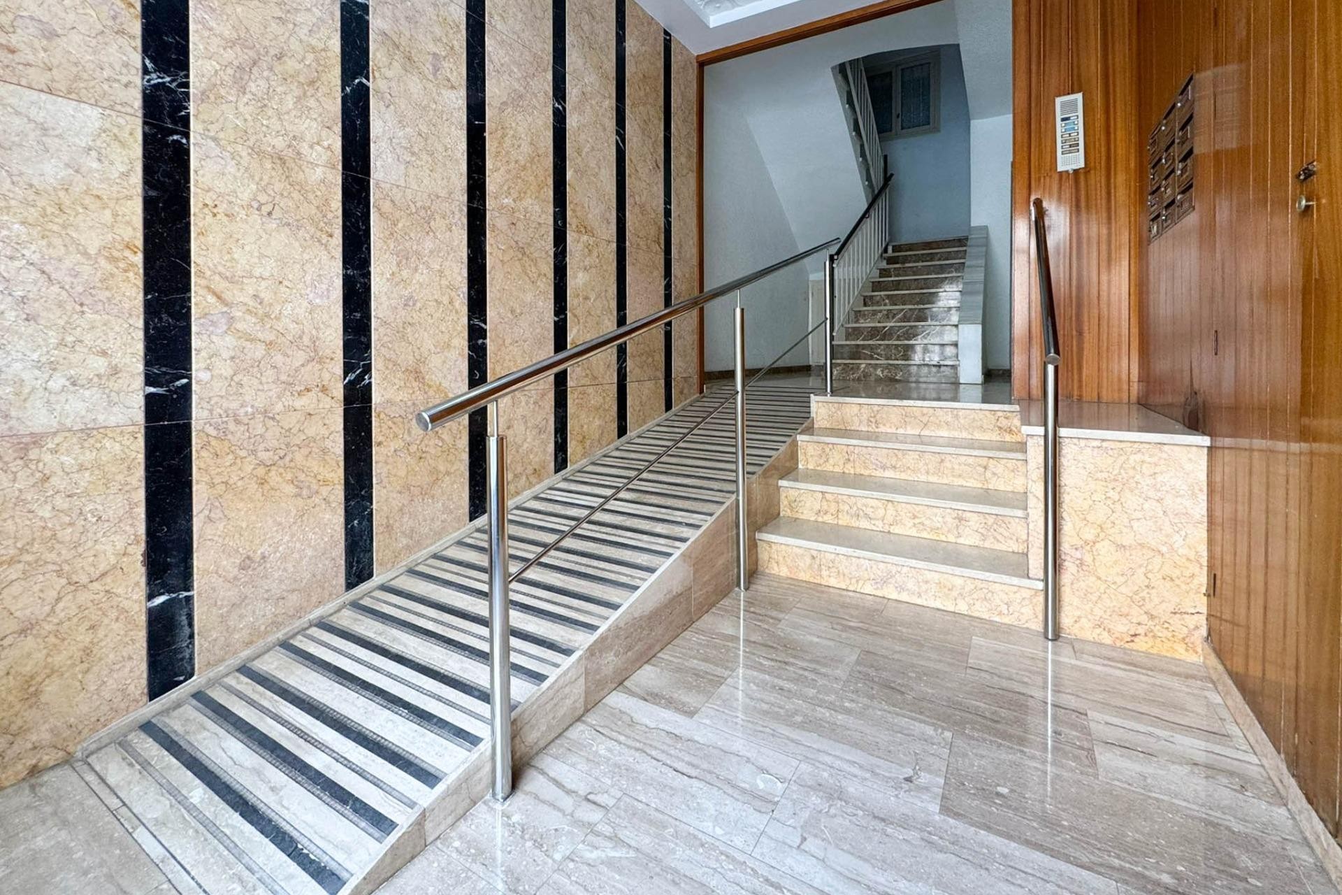 Reventa - Apartamento / piso - Elche - Altabix