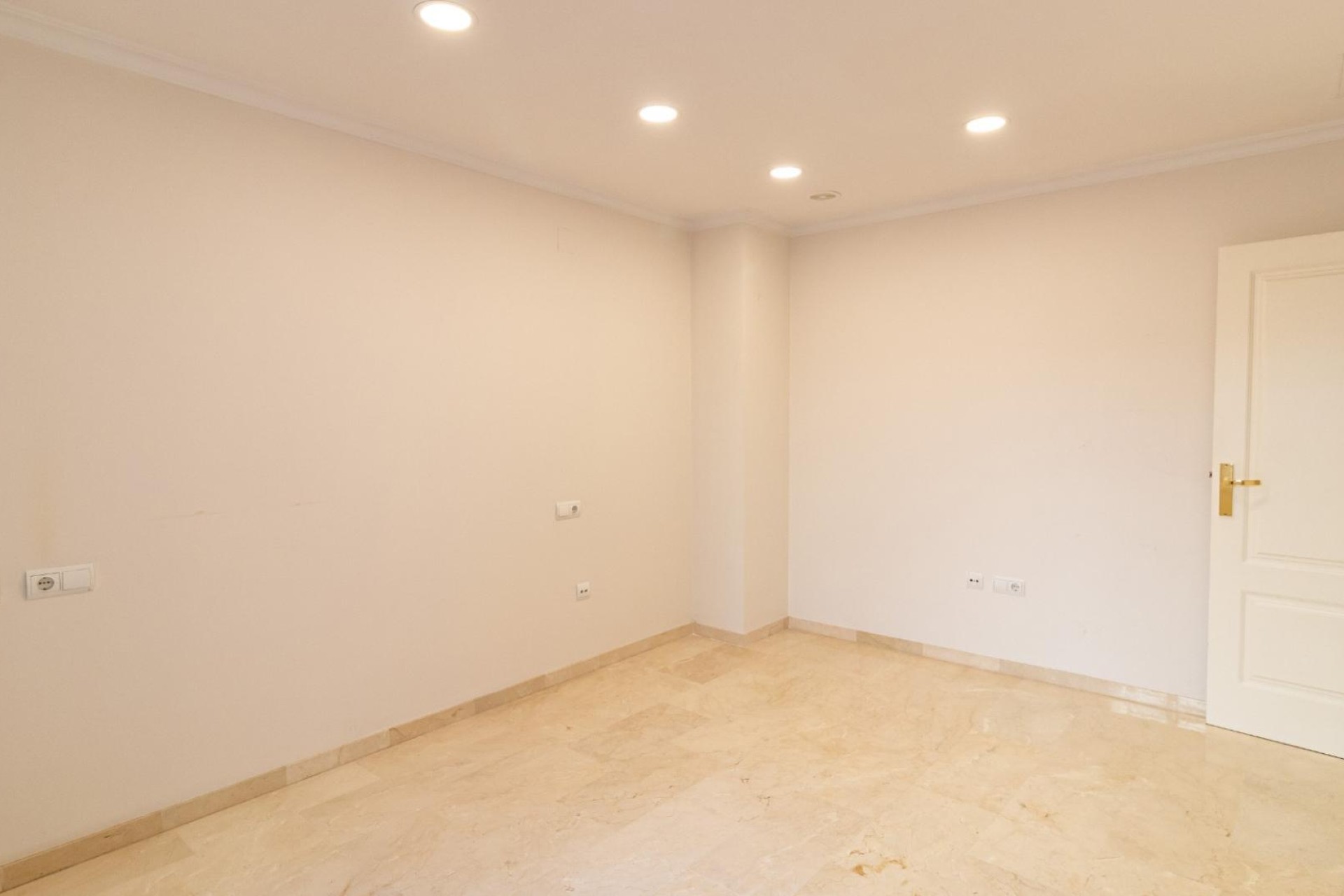 Reventa - Apartamento / piso - Elche - Centro