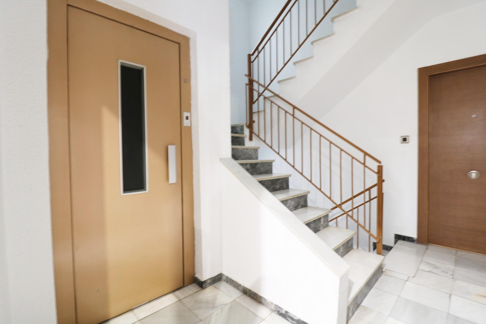 Reventa - Apartamento / piso - Elche - Reina Victoria-Miguel Hernández