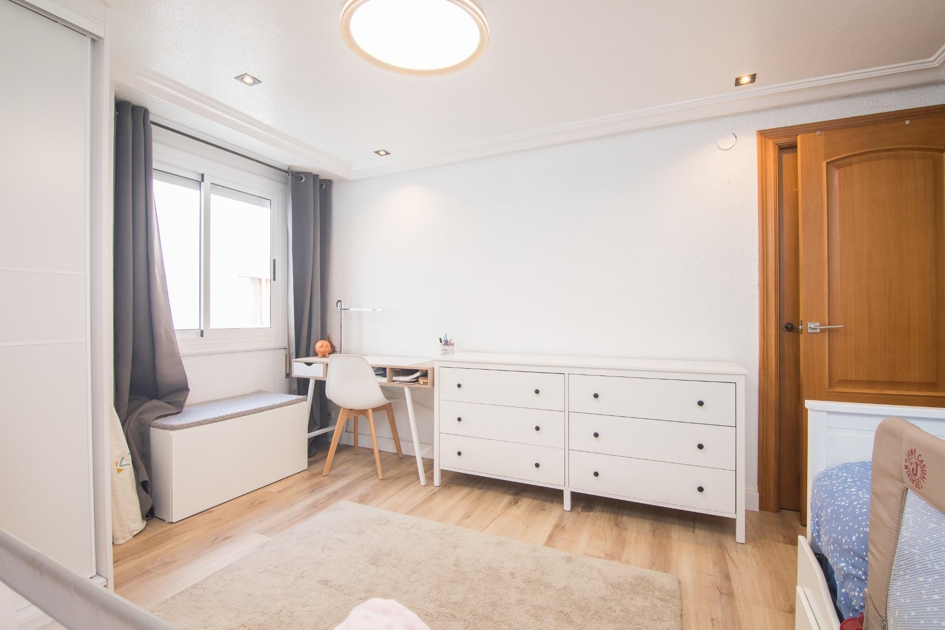 Reventa - Apartamento / piso - Elche - Reina Victoria-Miguel Hernández
