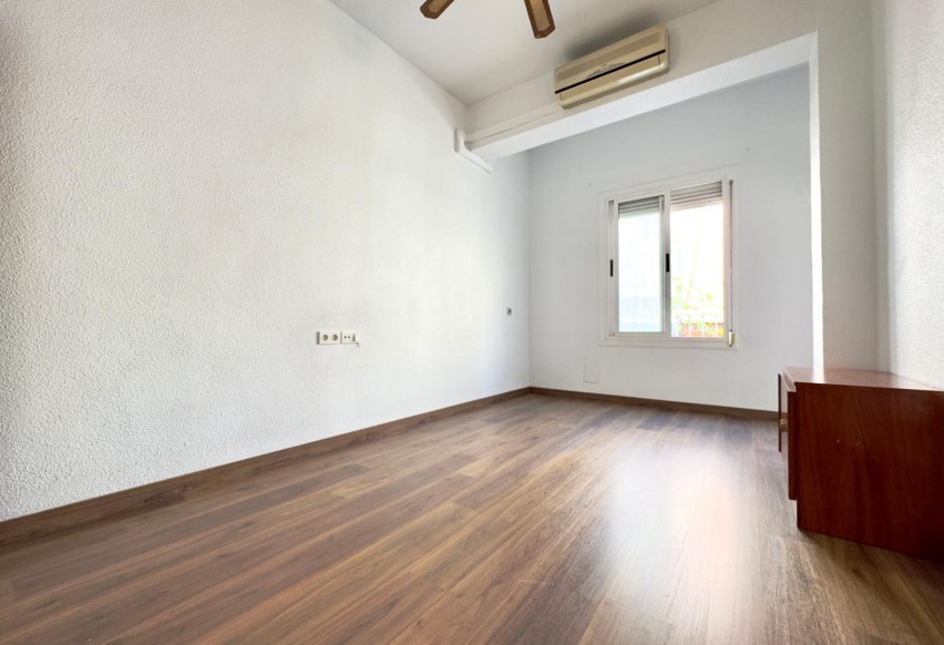 Reventa - Apartment - Elche - Asilo - Pisos Azules