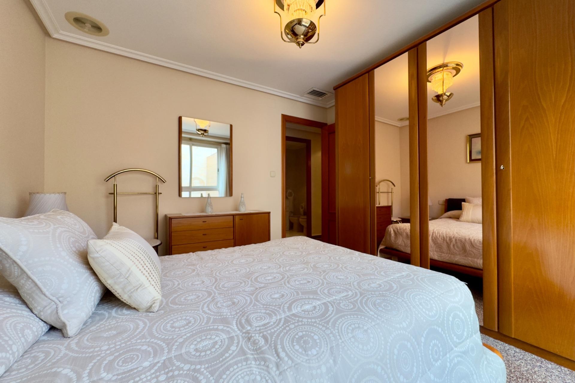 Reventa - Apartment - Elche - Plaza Obispo Siuri