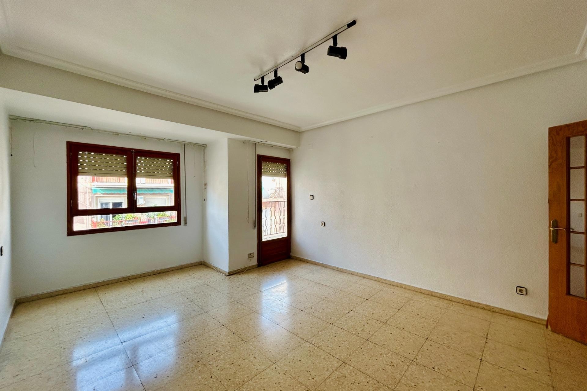 Reventa - Apartment - Elche - Reina Victoria-Miguel Hernández