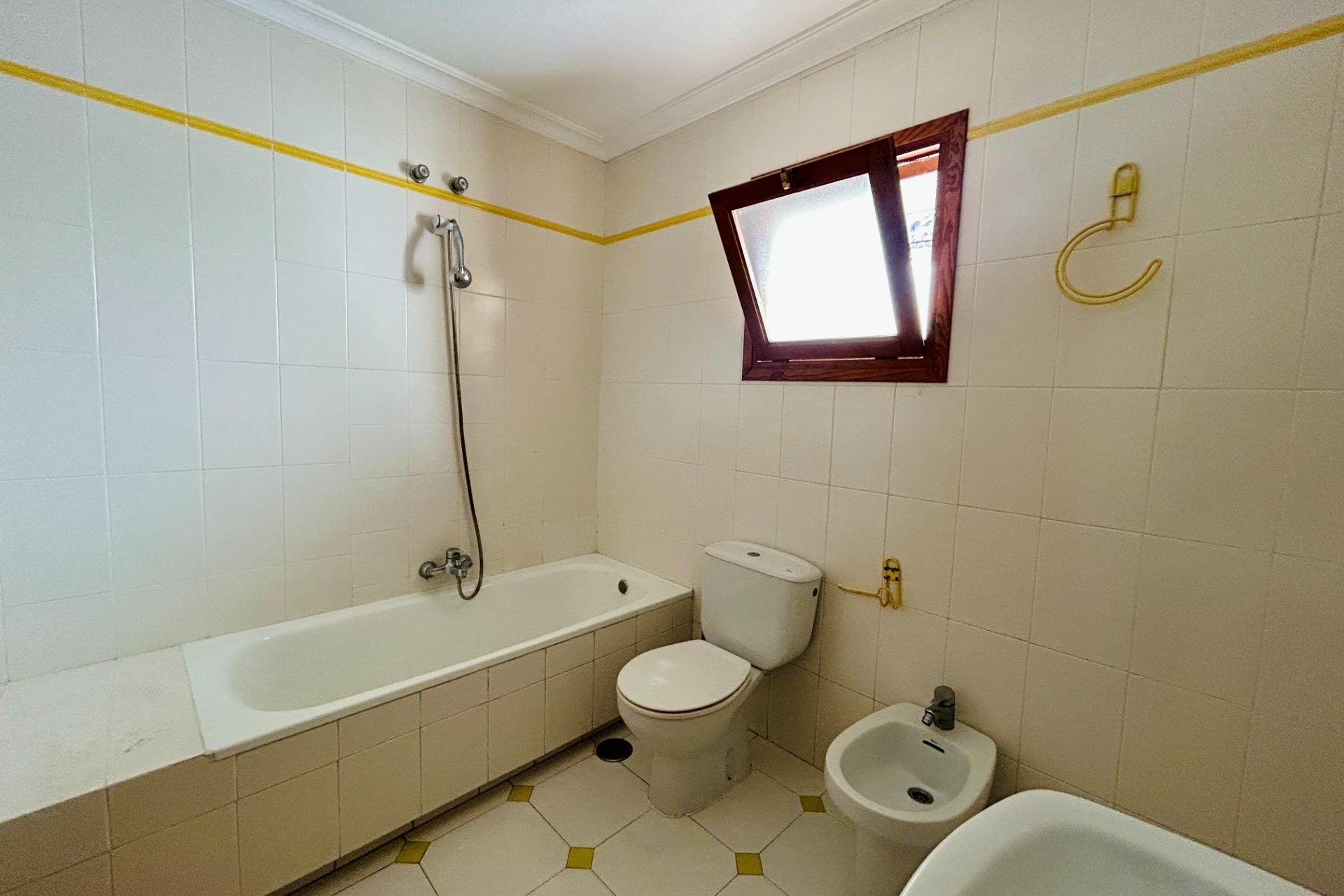 Reventa - Apartment - Elche - Reina Victoria-Miguel Hernández