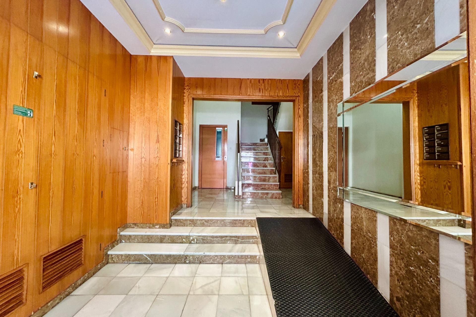 Reventa - Apartment - Elche - Reina Victoria-Miguel Hernández