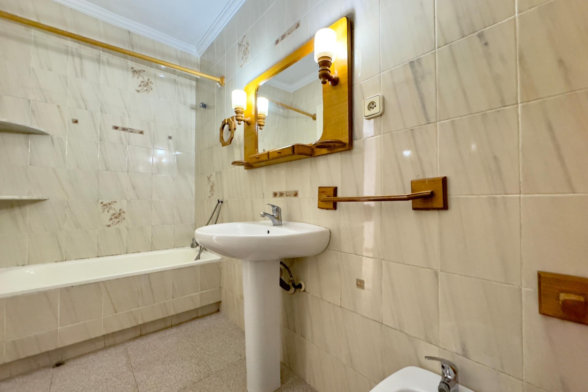 Reventa - Apartment - Elche - San Crispín