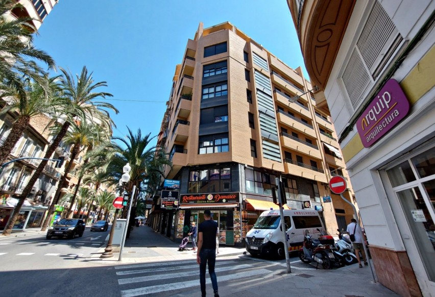 Reventa - Ático - Alicante - Plaza de toros - Mercado Central