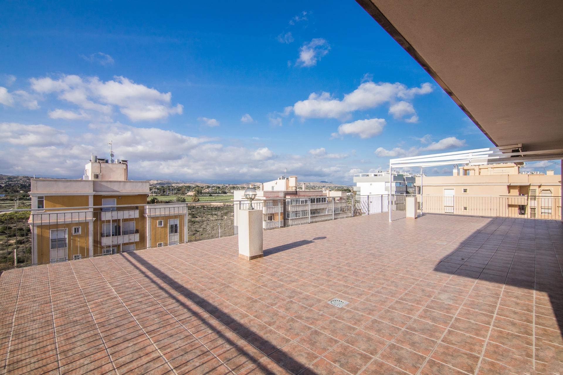 Reventa - Ático - Elche - Universidad - Ciudad deportiva