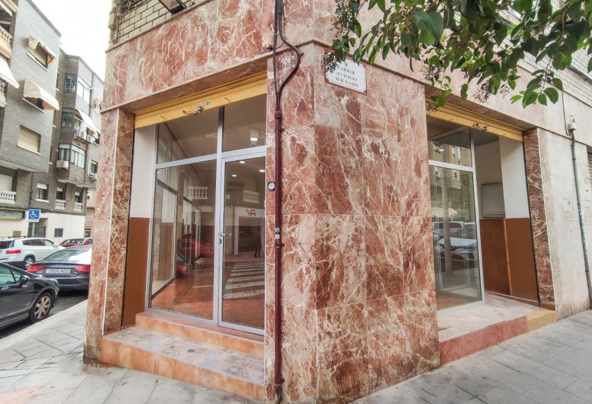 Reventa - Comercial - Elche - Corte Ingles