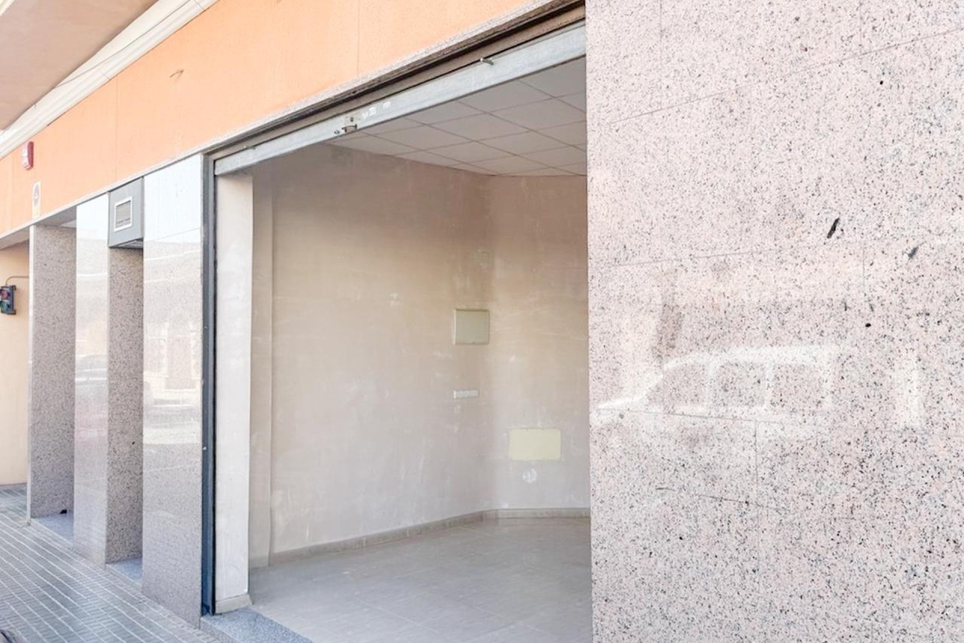 Reventa - Comercial - Elche Pedanías - Las Bayas-Asprillas