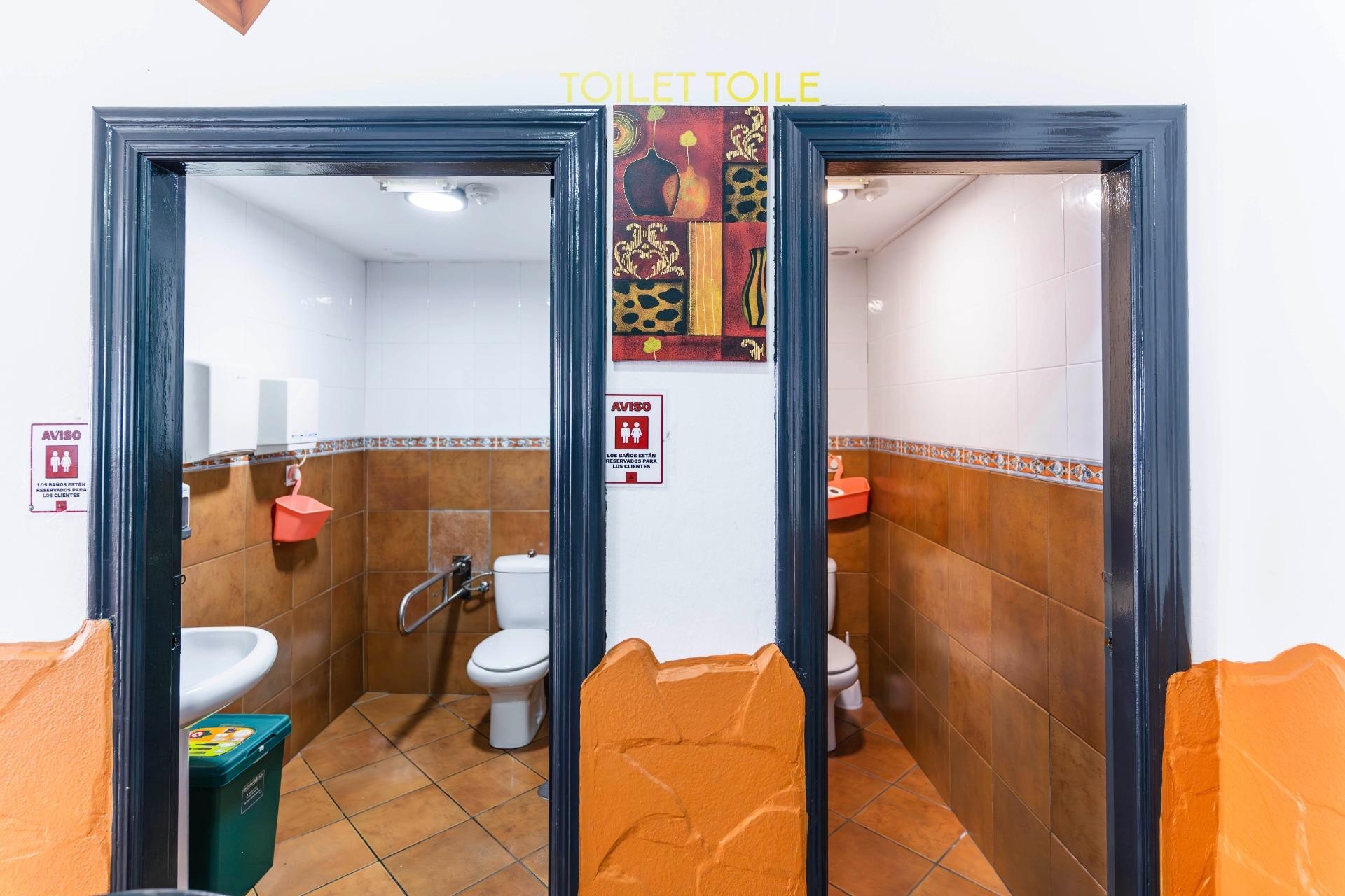 Reventa - Comercial - Roquetas de Mar - Avenida Juan Carlos