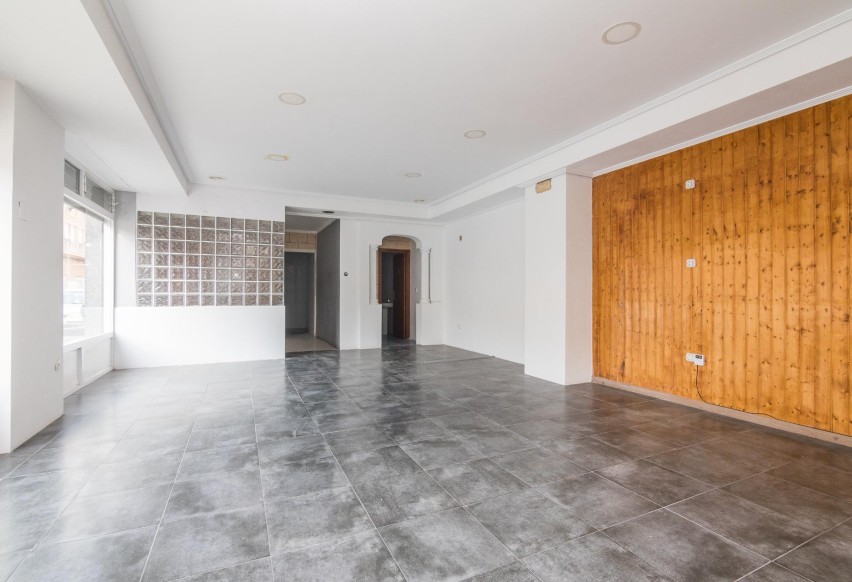 Reventa - Comercial - Torrellano - Centro