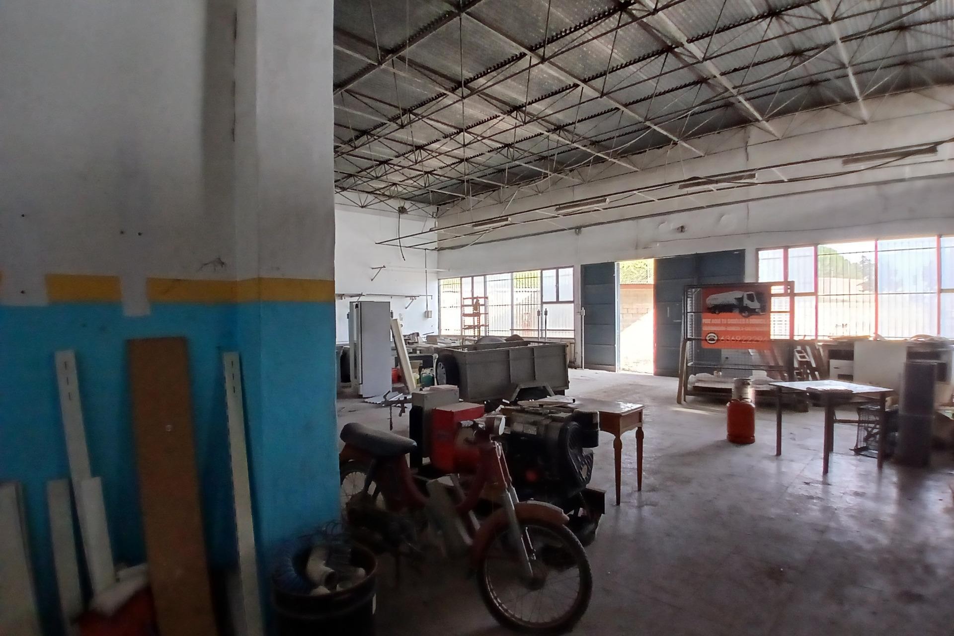Reventa - Nave industrial - Algueña