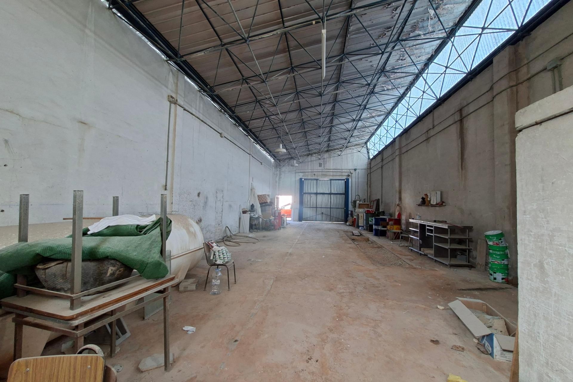 Reventa - Nave industrial - Algueña