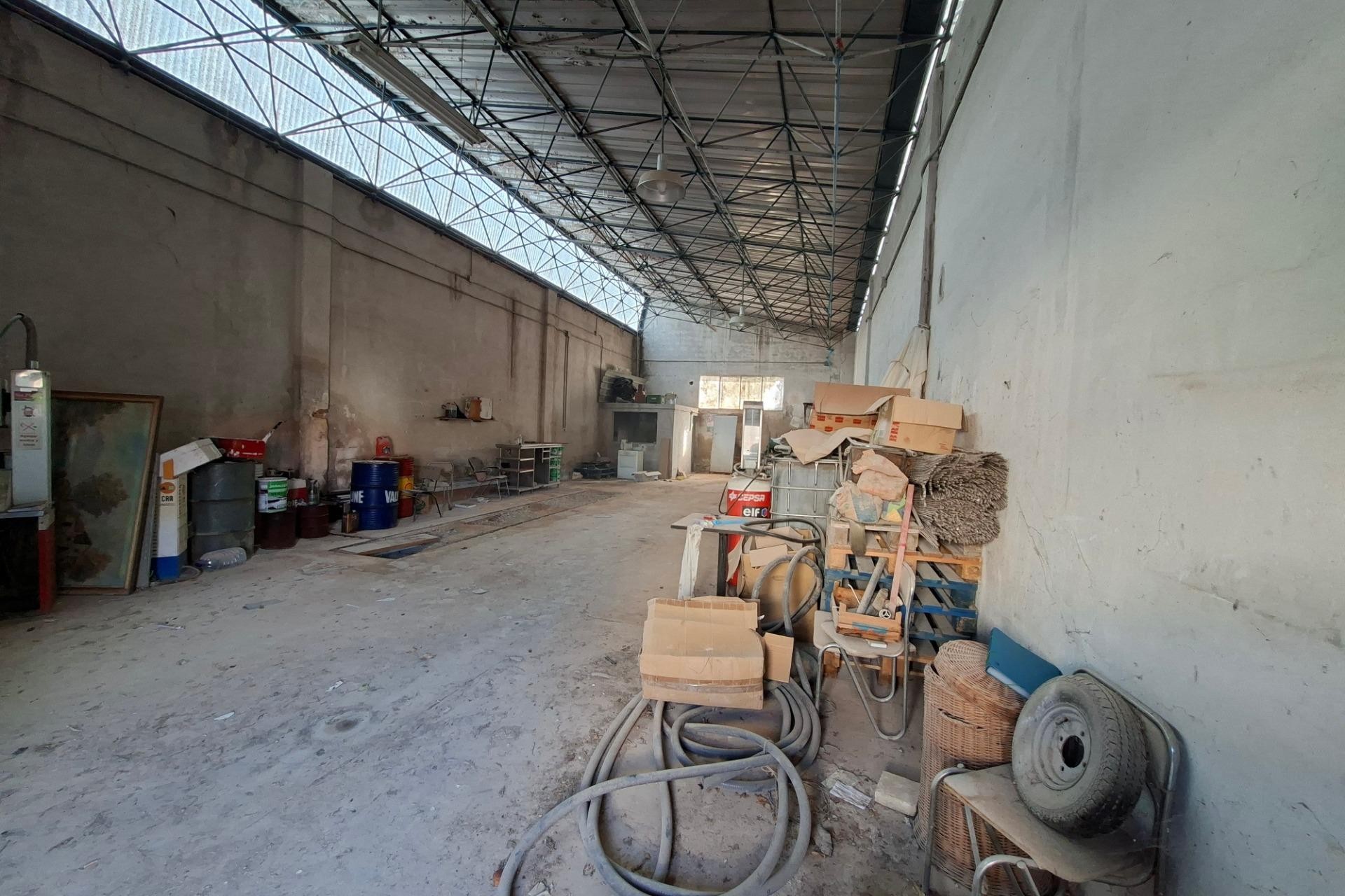 Reventa - Nave industrial - Algueña