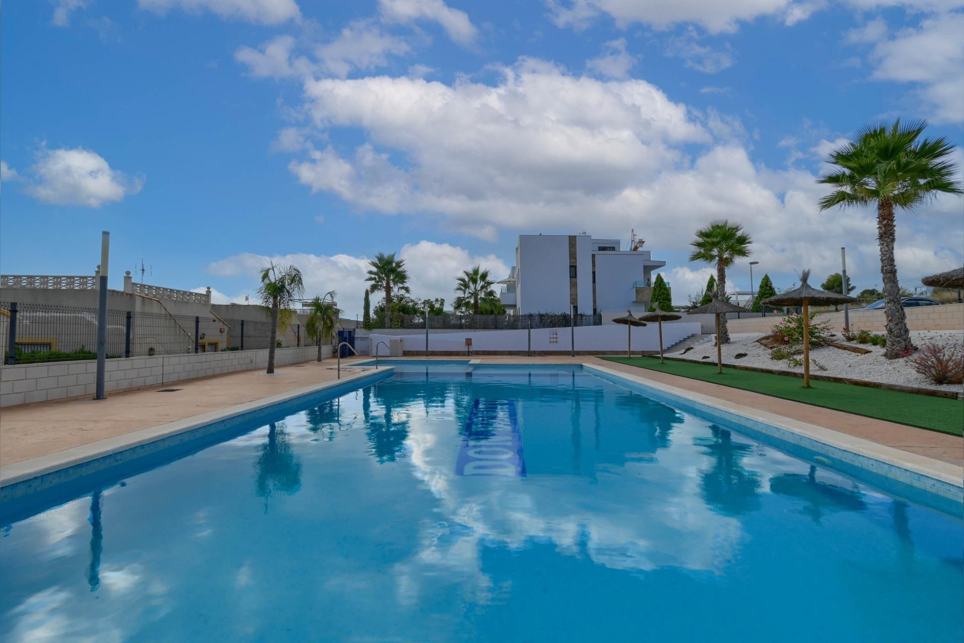 Reventa - Pareado - Polop - La alberca